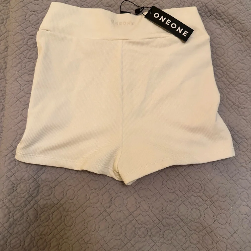 OneOne Women's Cream Color Shorts - Picture 1 of 3